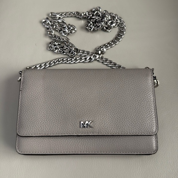 Michael Kors Gray Pebbled Leather Crossbody Wallet On Chain - Picture 1 of 11